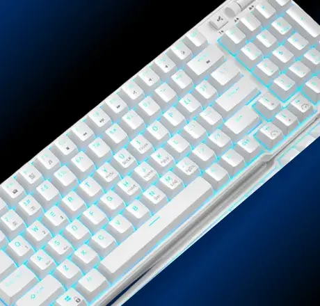 COMPACTO, VERSÁTIL Y GAMER